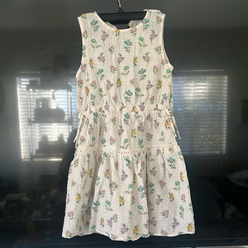Zara Size 7 Flower print sleeveless cinch waist dress